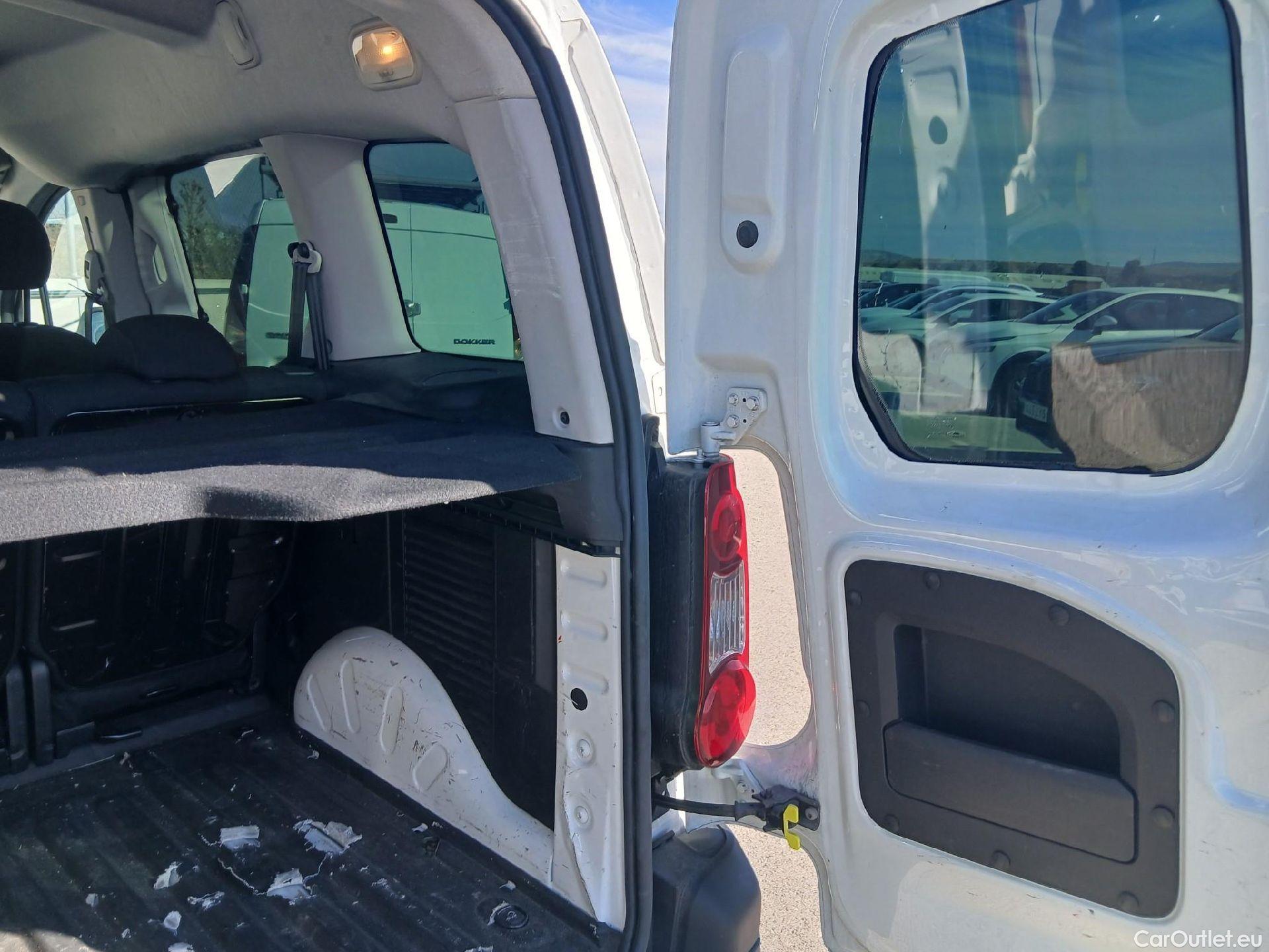  Peugeot  Partner PEUGEOT  / 2015 / 4P / combi TEPEE Access BlueHDi 1.6 HDi 73KW (100) #9