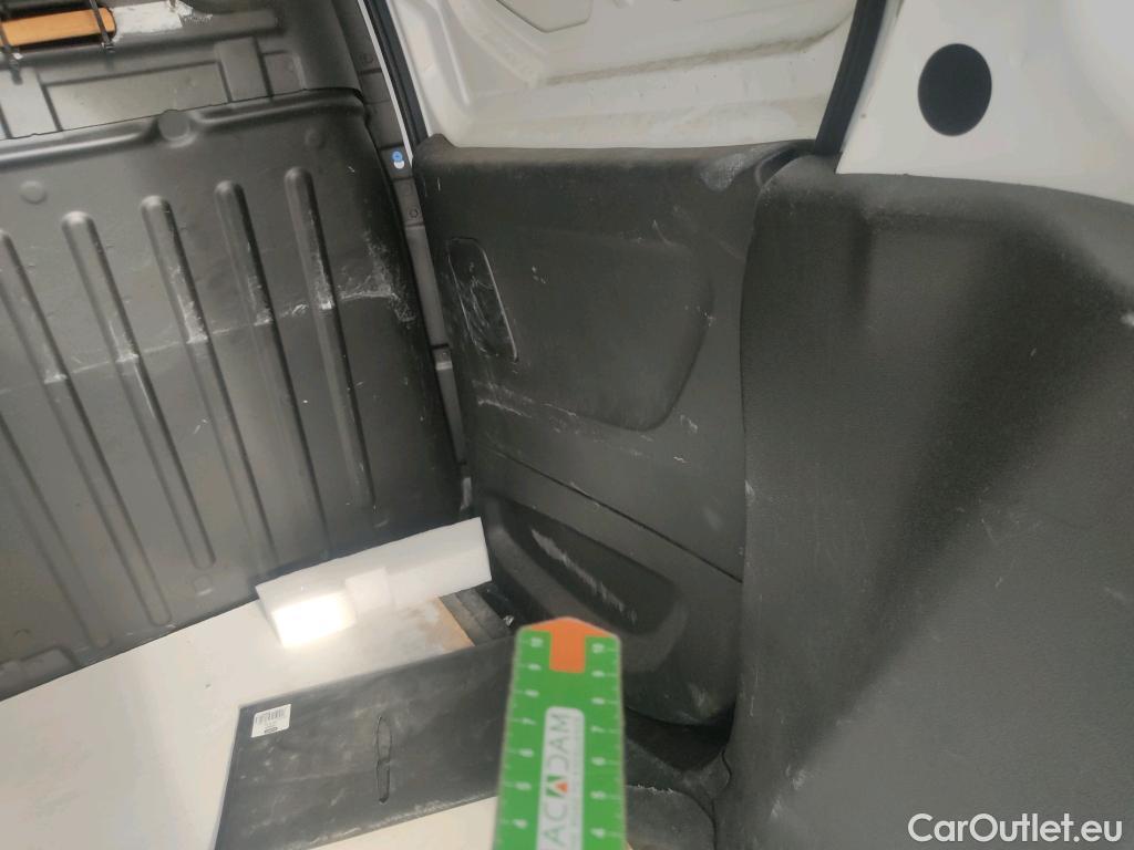  Peugeot  Partner PEUGEOT  / 2018 / 3P / furgón derivado de turismo Pro Standard 600kg BlueHDi 73kW #28