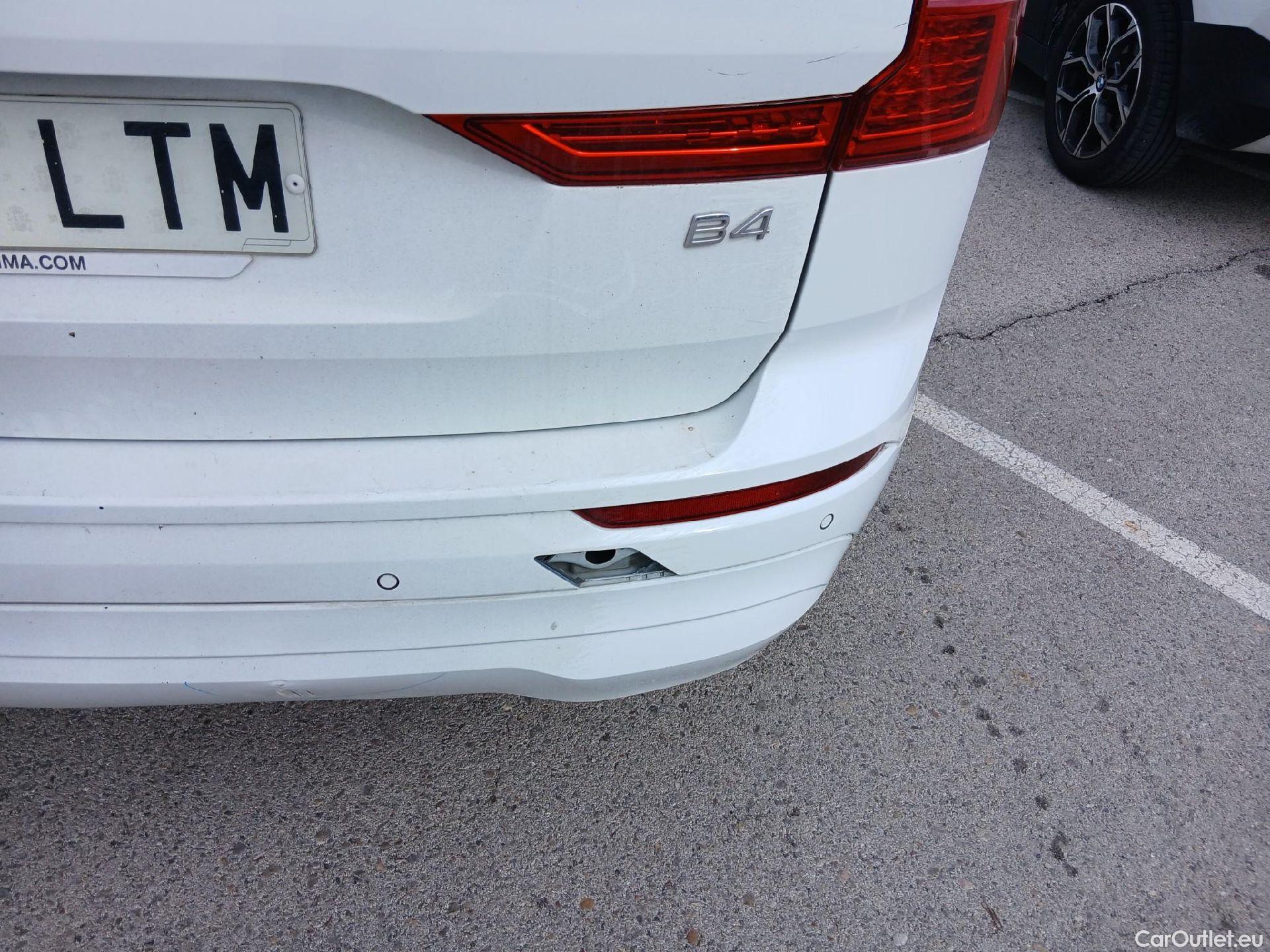  Volvo  XC60 VOLVO  / 2017 / 5P / todoterreno 2.0 B4 D Momentum Pro Auto #24