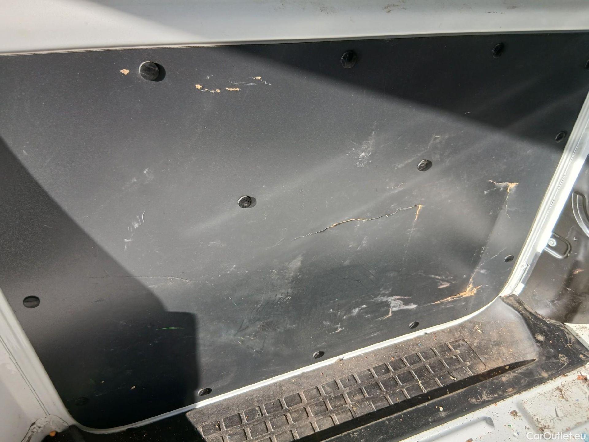  Peugeot  Expert PEUGEOT  / 2016 / 4P / furgón Furgón Premium 2.0 BlueHDi 120 Standard #26