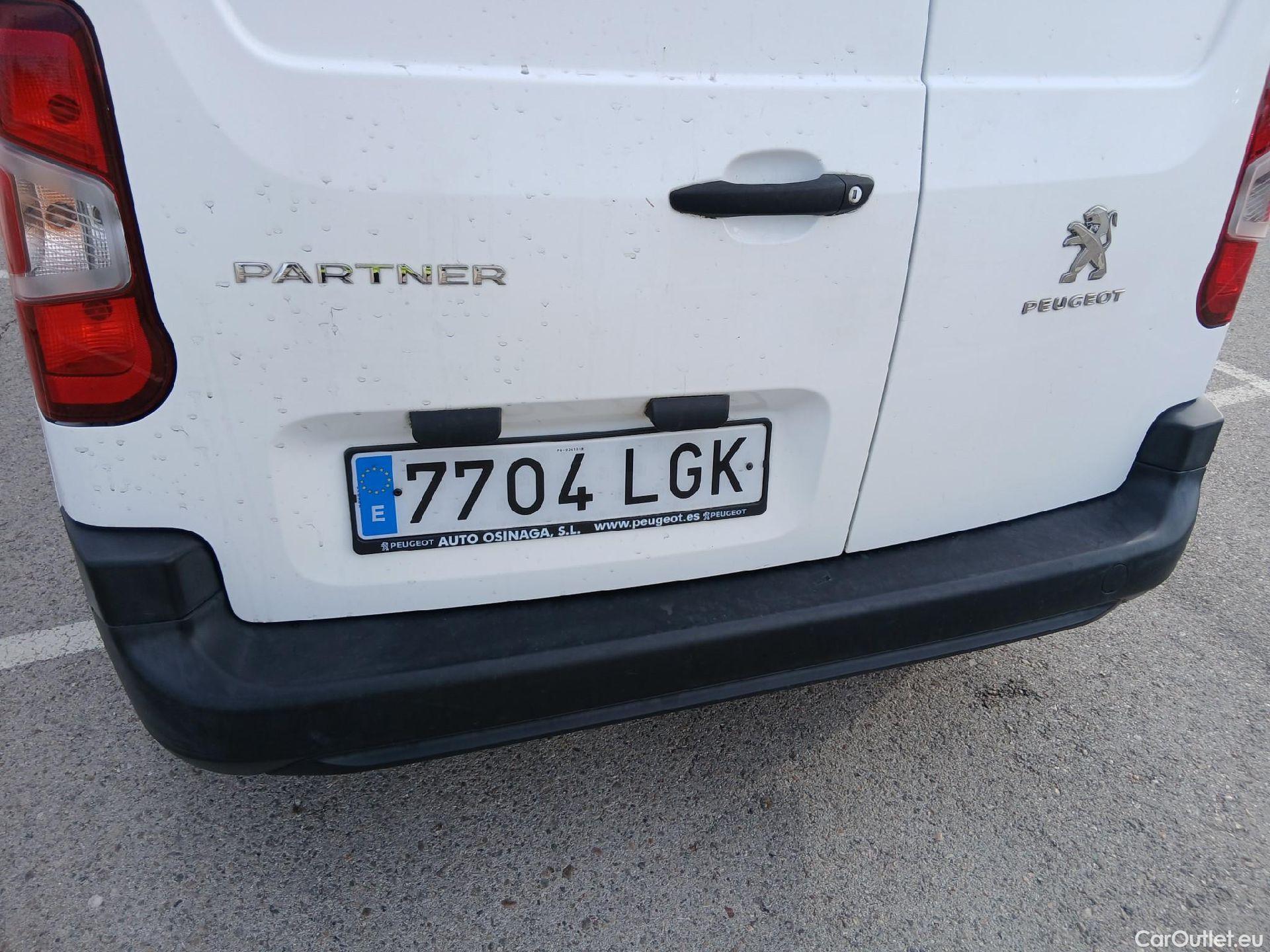  Peugeot  Partner PEUGEOT  / 2018 / 3P / furgón derivado de turismo Pro Standard 600kg BlueHDi 73kW #16