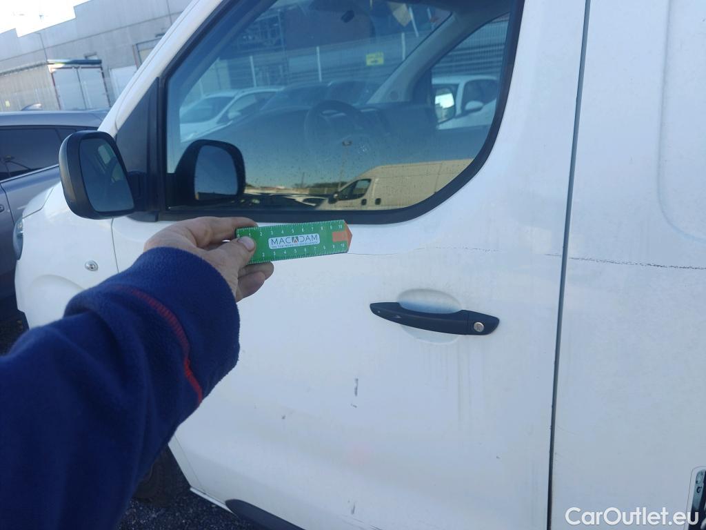  Toyota  Proace TOYOTA  / 2016 / 4P / furgón FU. MEDIO (L1) 2.0D 90kW COMFORT CARGA + #31