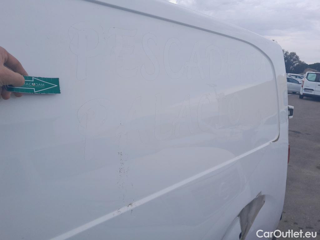  Opel  Vivaro OPEL  / 2019 / 4P / furgón 1.5 Diésel 88kW (120CV) M Std Express ISOTERMO + EQUIPO DE FRIO #9