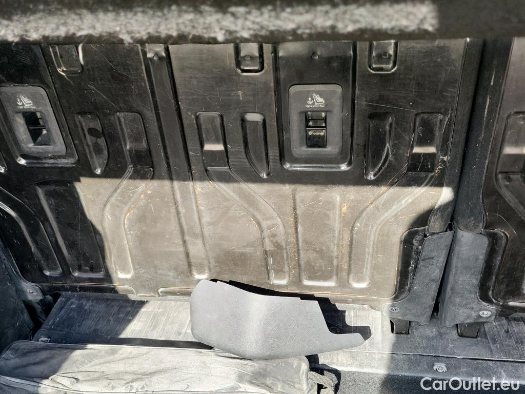  Citroen  Berlingo CITROEN  / 2018 / 4P / combi Talla M BlueHDi 100 S&S LIVE (AC) #13