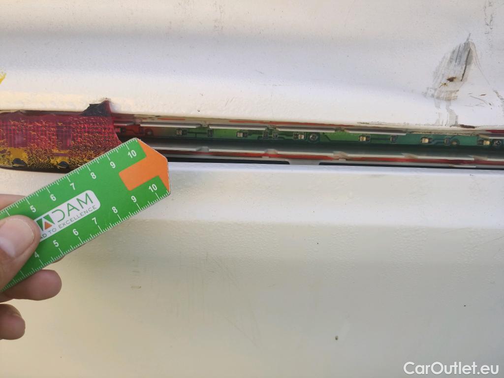  Toyota  Hilux TOYOTA  / 2016 / 2P / pickup 2.4 D-4D Cabina Sencilla GX #4