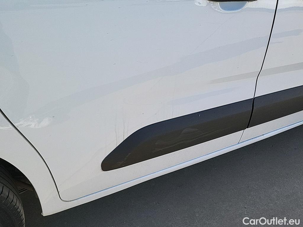  Citroen  Berlingo CITROEN  / 2018 / 4P / combi Talla M BlueHDi 100 S&S LIVE (AC) #31