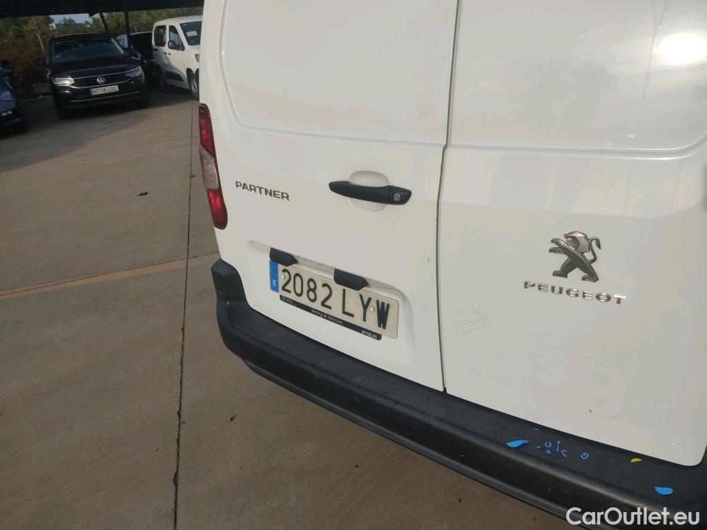  Peugeot  Partner PEUGEOT  / 2018 / 3P / furgón derivado de turismo Pro Standard 600kg BlueHDi 73kW #3