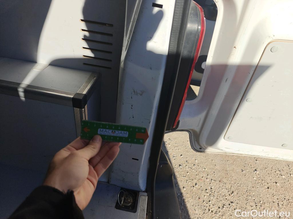  Peugeot  Expert PEUGEOT  VU 4p 3G furgón Furg.Premium BlueHDi 85KW (115) Standard #31