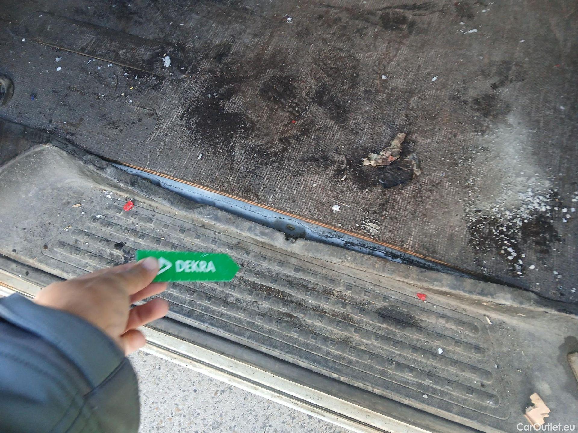  Volkswagen  Transporter VOLKSWAGEN  / 2015 / 4P / furgón Furgón Corto TN 2.0 TDI 110kW BMT 4Mot #17