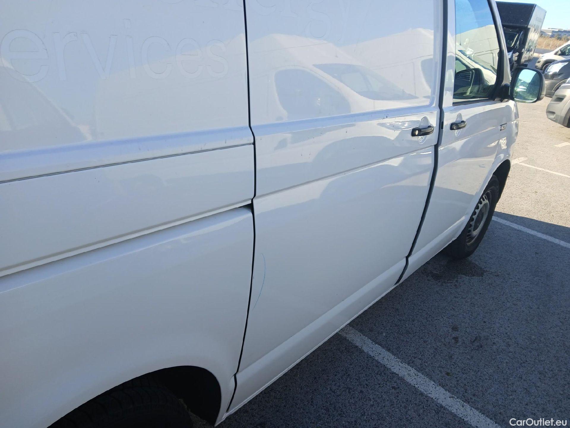  Volkswagen  Transporter VOLKSWAGEN  / 2015 / 4P / furgón Furgón Corto TN 2.0 TDI 110kW BMT 4Mot #46