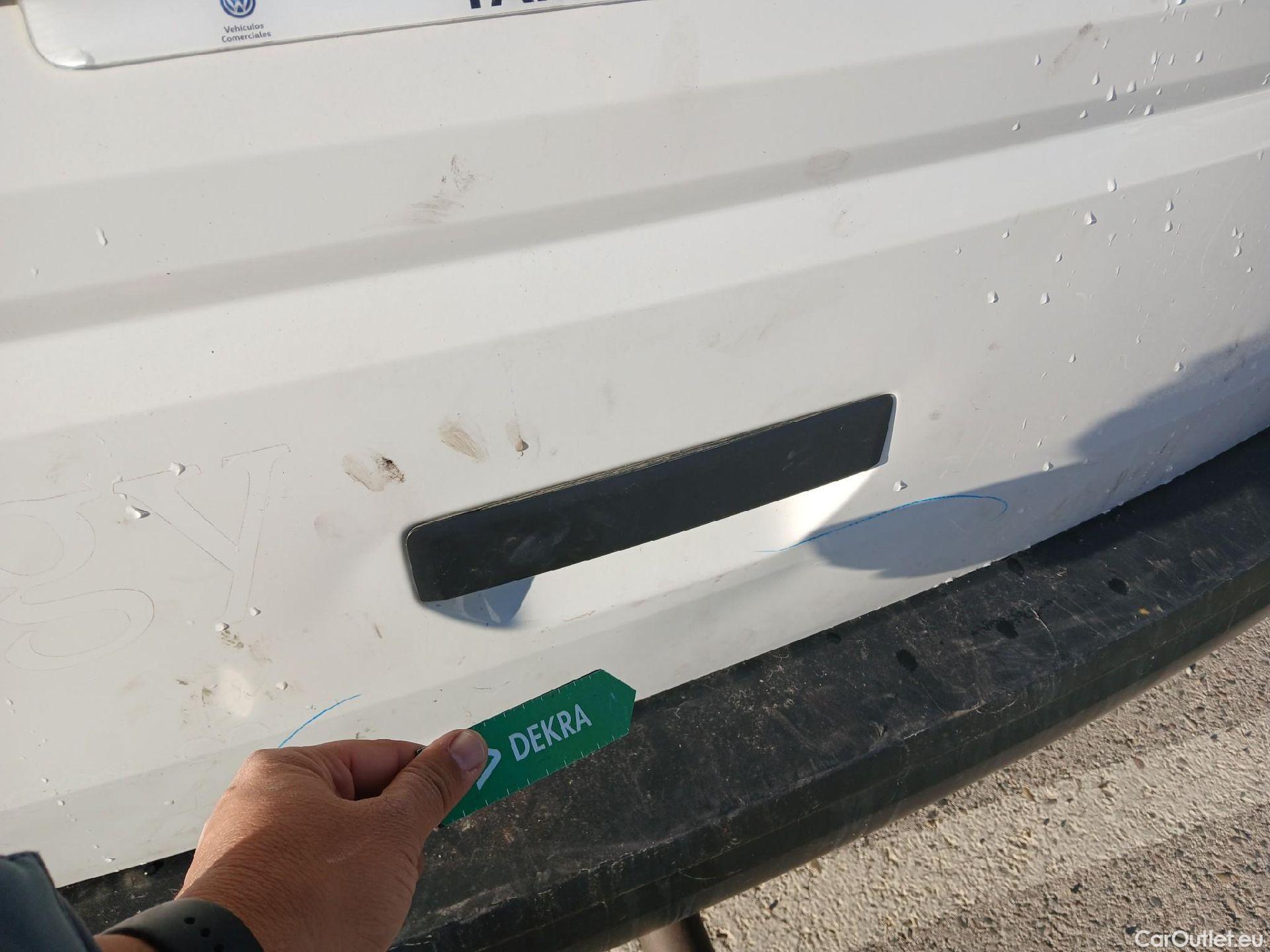  Volkswagen  Transporter VOLKSWAGEN  / 2015 / 4P / furgón Furgón Corto TN 2.0 TDI 110kW BMT 4Mot #45