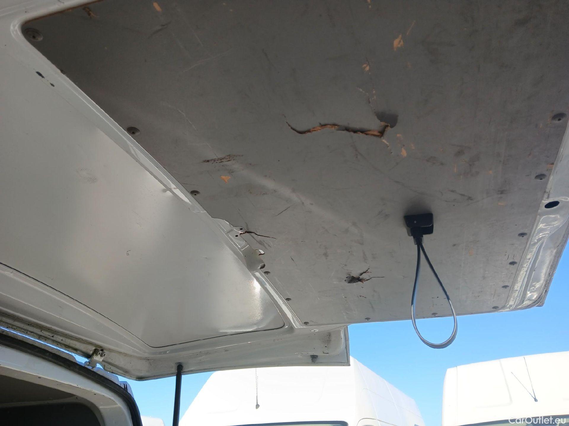  Volkswagen  Transporter VOLKSWAGEN  / 2015 / 4P / furgón Furgón Corto TN 2.0 TDI 110kW BMT 4Mot #28