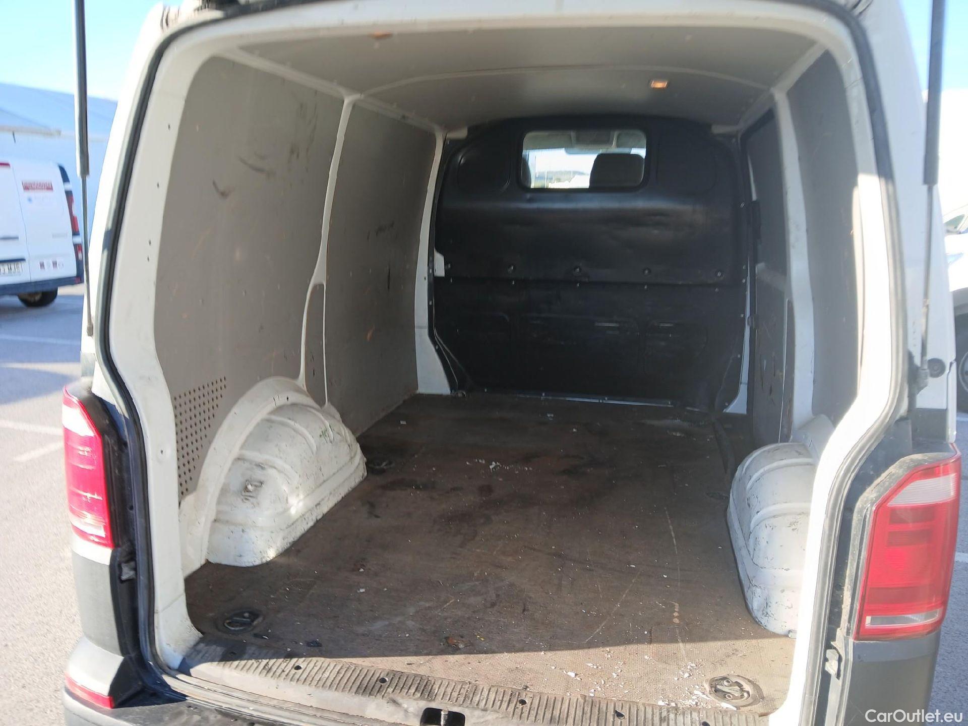  Volkswagen  Transporter VOLKSWAGEN  / 2015 / 4P / furgón Furgón Corto TN 2.0 TDI 110kW BMT 4Mot #29