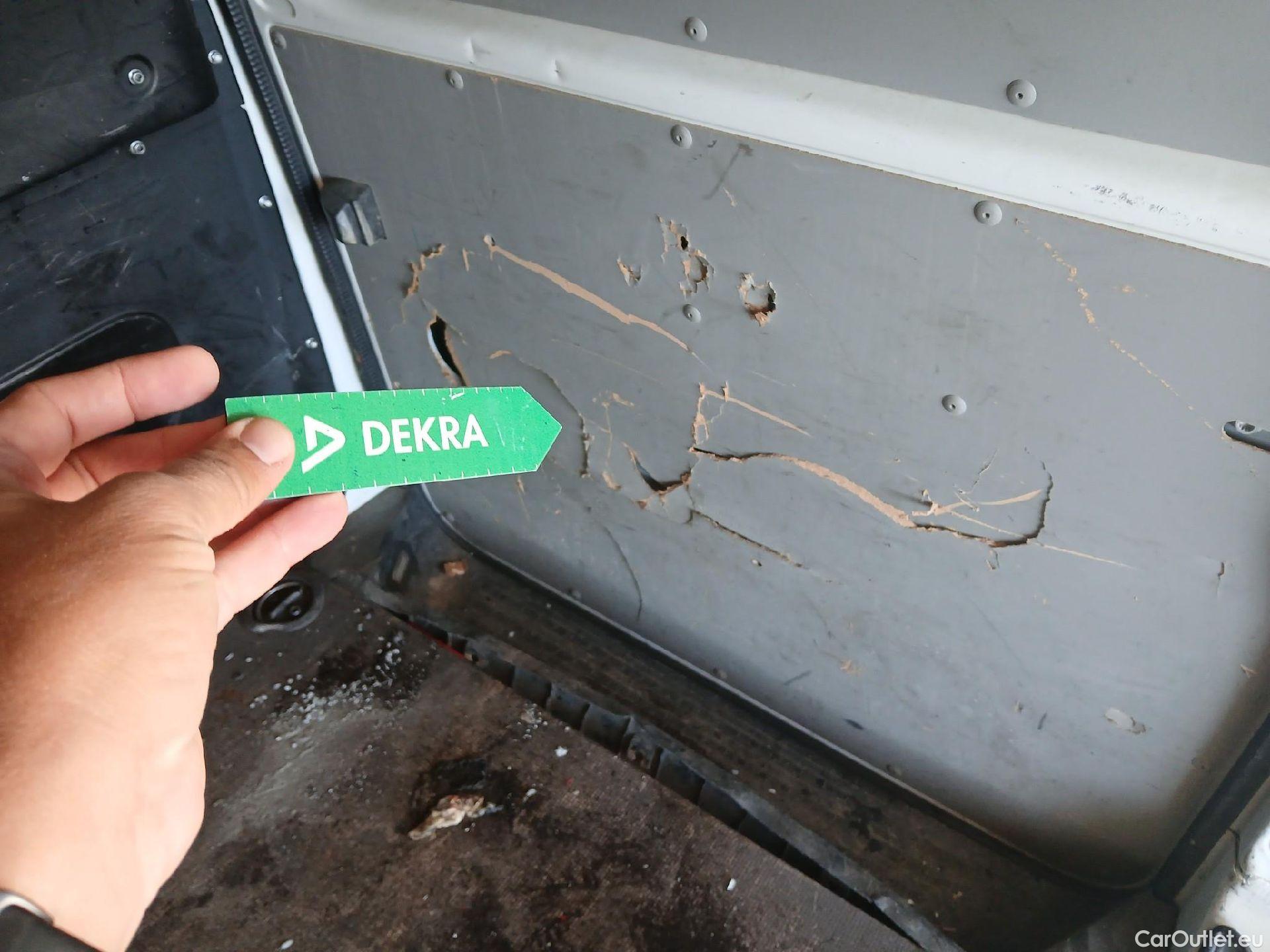  Volkswagen  Transporter VOLKSWAGEN  / 2015 / 4P / furgón Furgón Corto TN 2.0 TDI 110kW BMT 4Mot #23