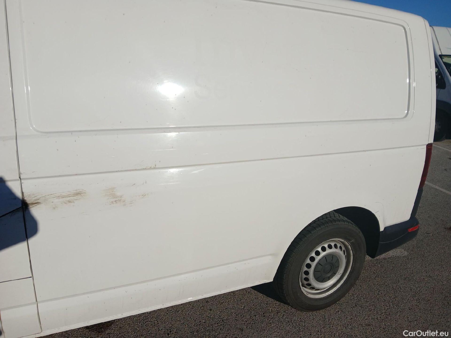  Volkswagen  Transporter VOLKSWAGEN  / 2015 / 4P / furgón Furgón Corto TN 2.0 TDI 110kW BMT 4Mot #41