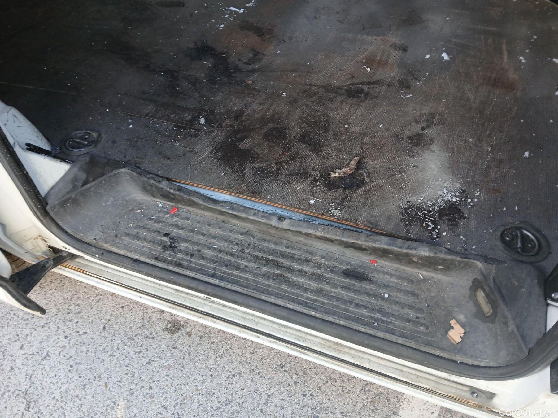  Volkswagen  Transporter VOLKSWAGEN  / 2015 / 4P / furgón Furgón Corto TN 2.0 TDI 110kW BMT 4Mot #18