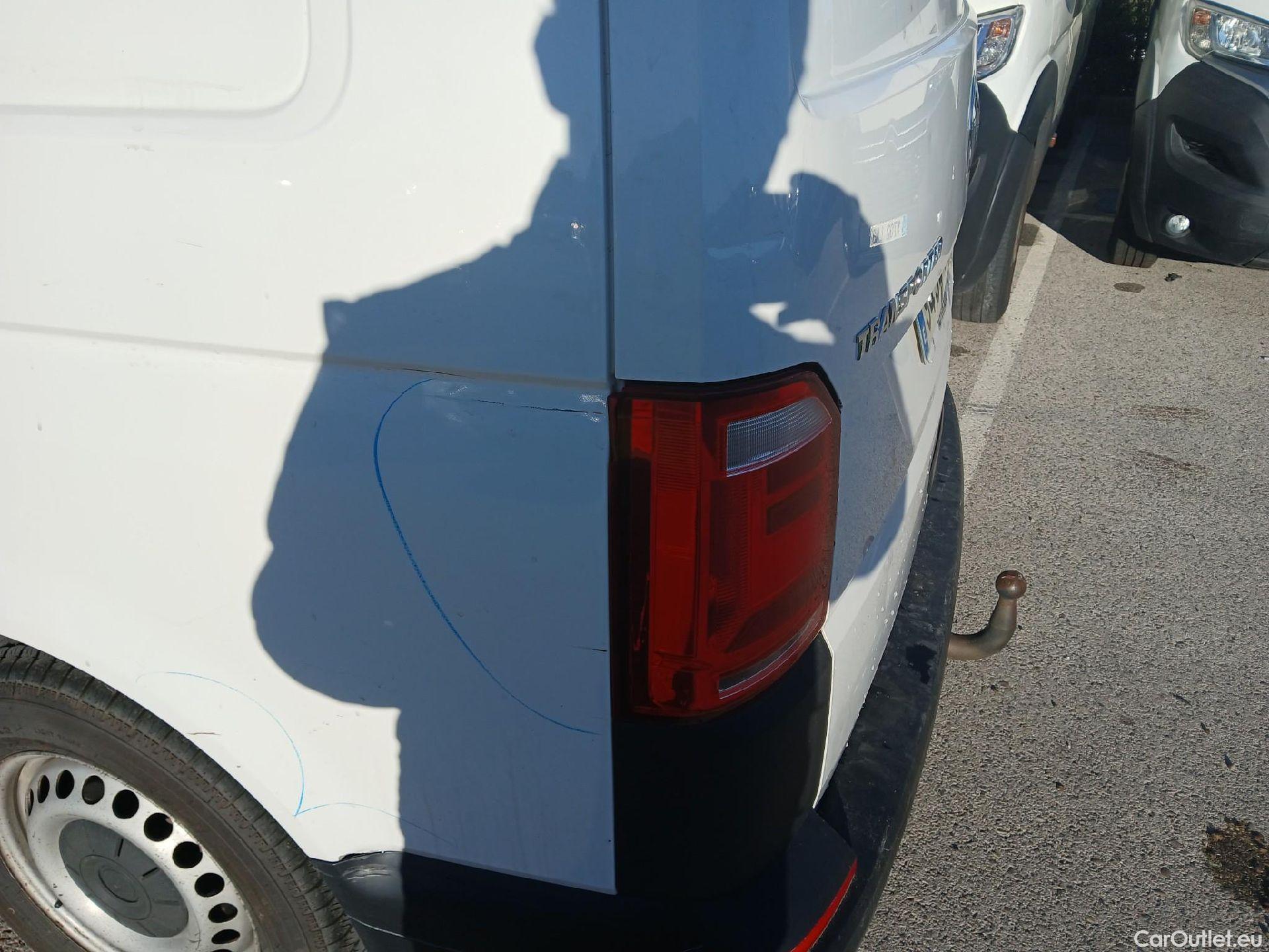  Volkswagen  Transporter VOLKSWAGEN  / 2015 / 4P / furgón Furgón Corto TN 2.0 TDI 110kW BMT 4Mot #48