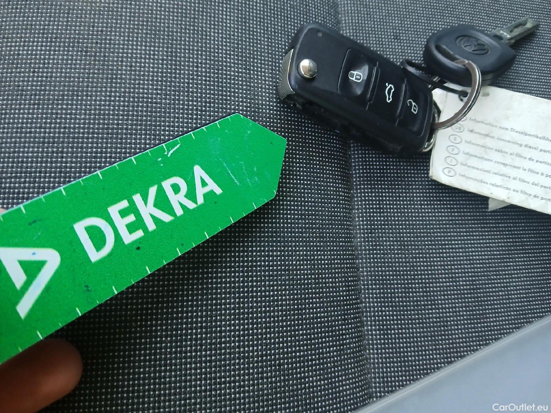  Volkswagen  Transporter VOLKSWAGEN  / 2015 / 4P / furgón Furgón Corto TN 2.0 TDI 110kW BMT 4Mot #1