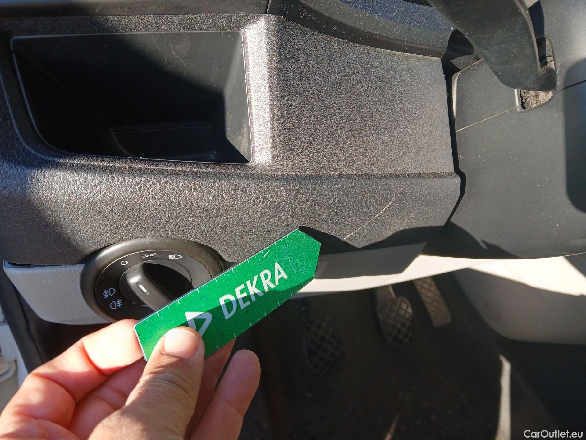  Volkswagen  Transporter VOLKSWAGEN  / 2015 / 4P / furgón Furgón Corto TN 2.0 TDI 110kW BMT 4Mot #14