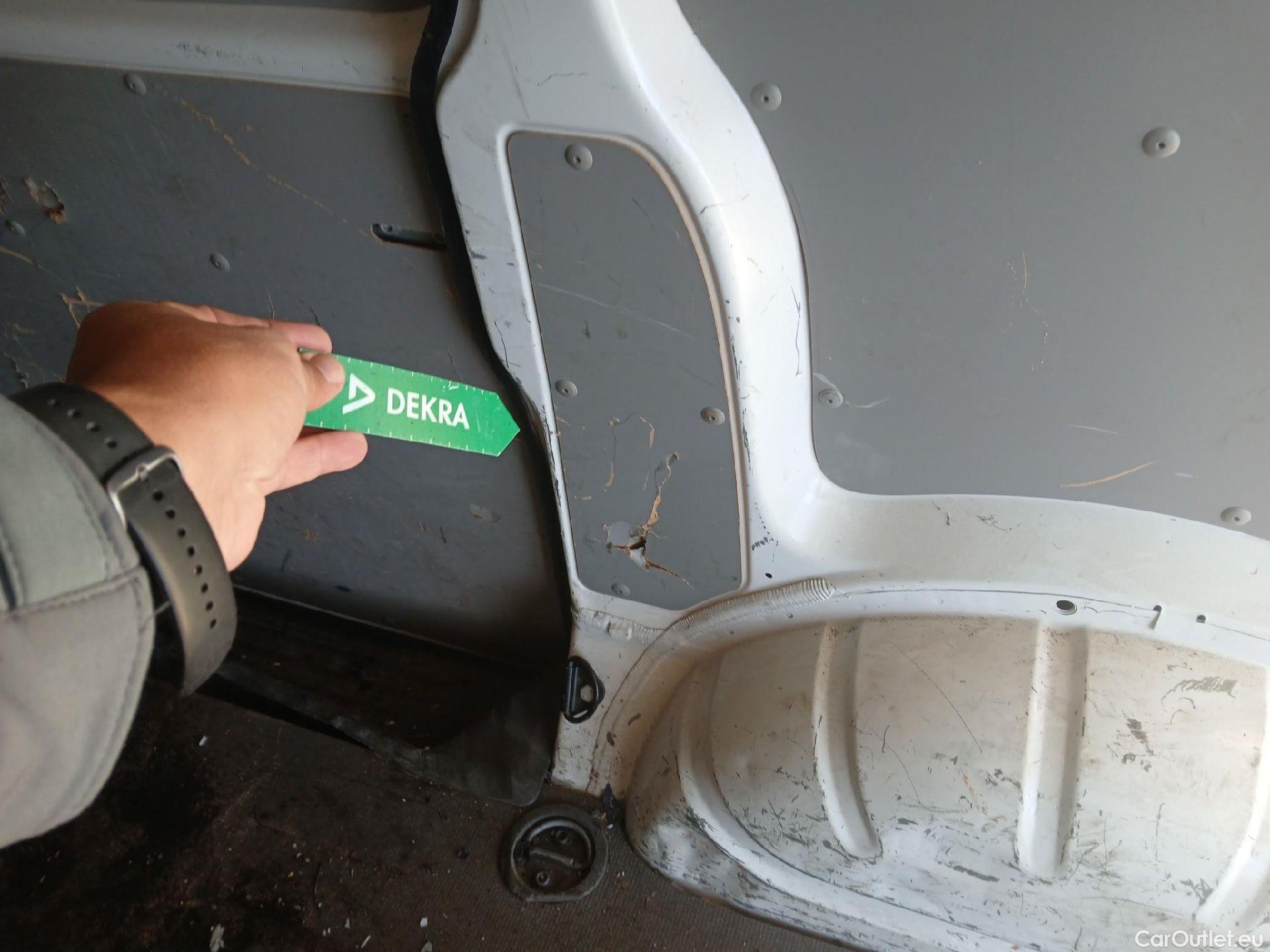  Volkswagen  Transporter VOLKSWAGEN  / 2015 / 4P / furgón Furgón Corto TN 2.0 TDI 110kW BMT 4Mot #26