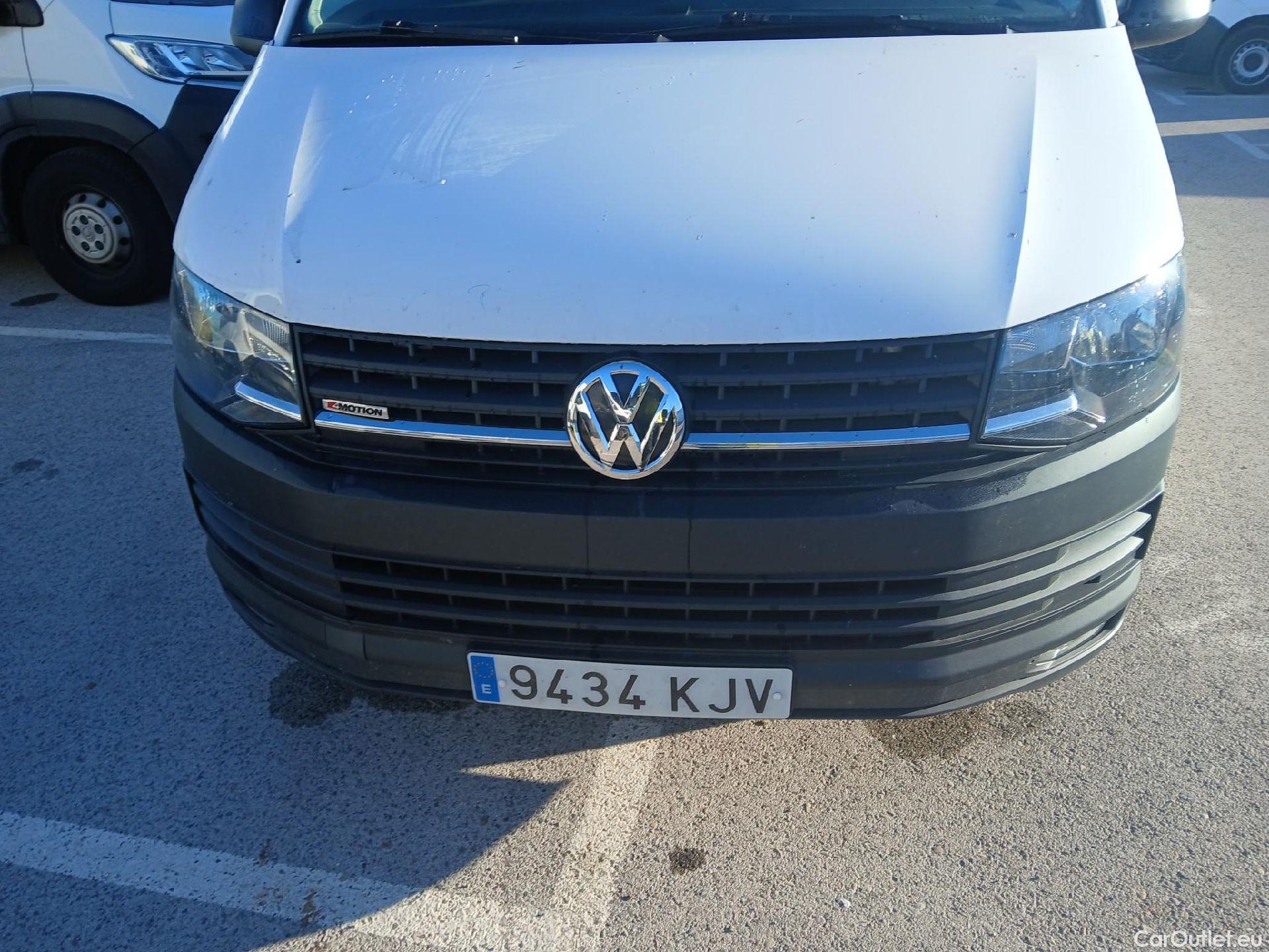  Volkswagen  Transporter VOLKSWAGEN  / 2015 / 4P / furgón Furgón Corto TN 2.0 TDI 110kW BMT 4Mot #32