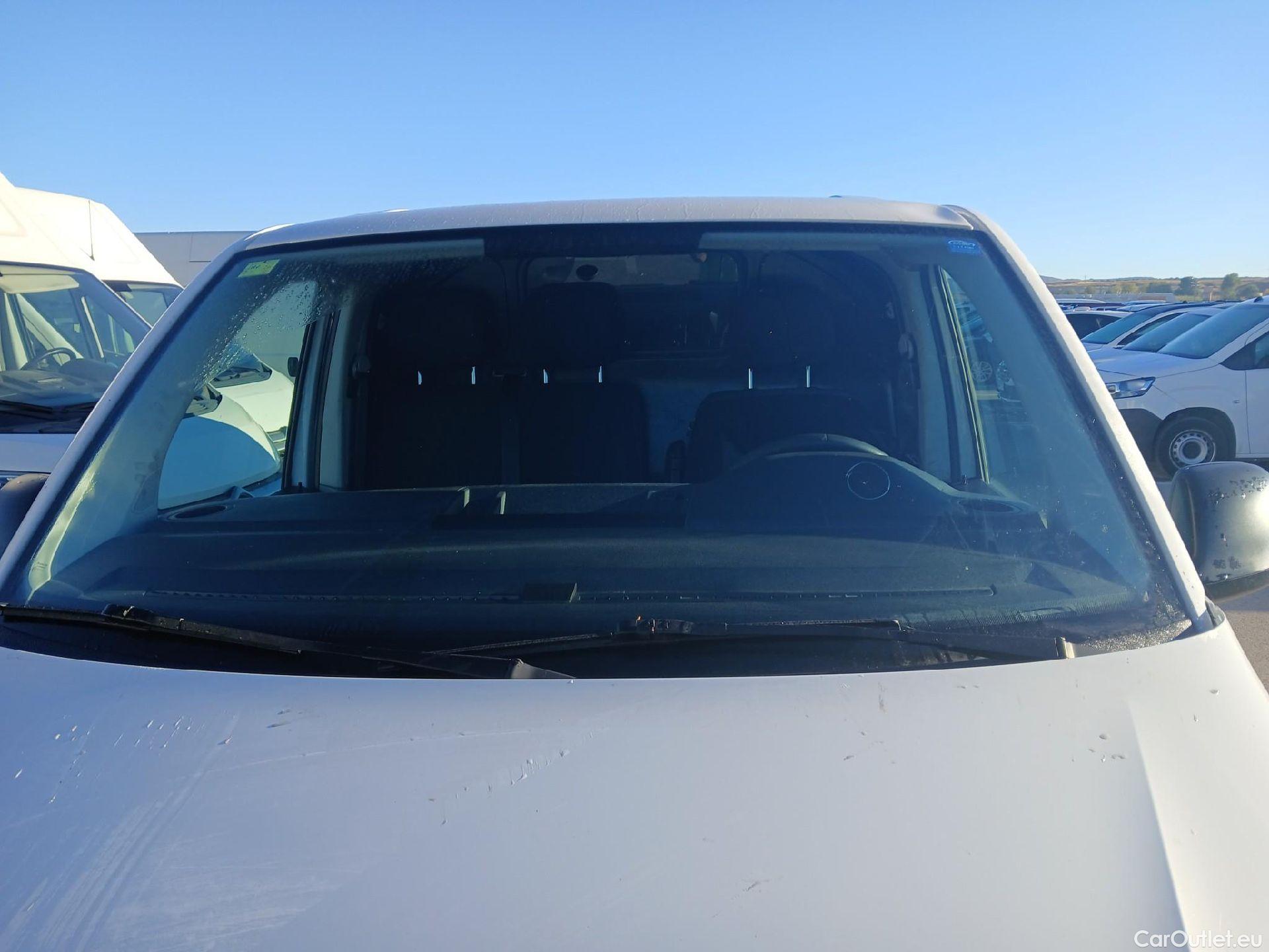  Volkswagen  Transporter VOLKSWAGEN  / 2015 / 4P / furgón Furgón Corto TN 2.0 TDI 110kW BMT 4Mot #34