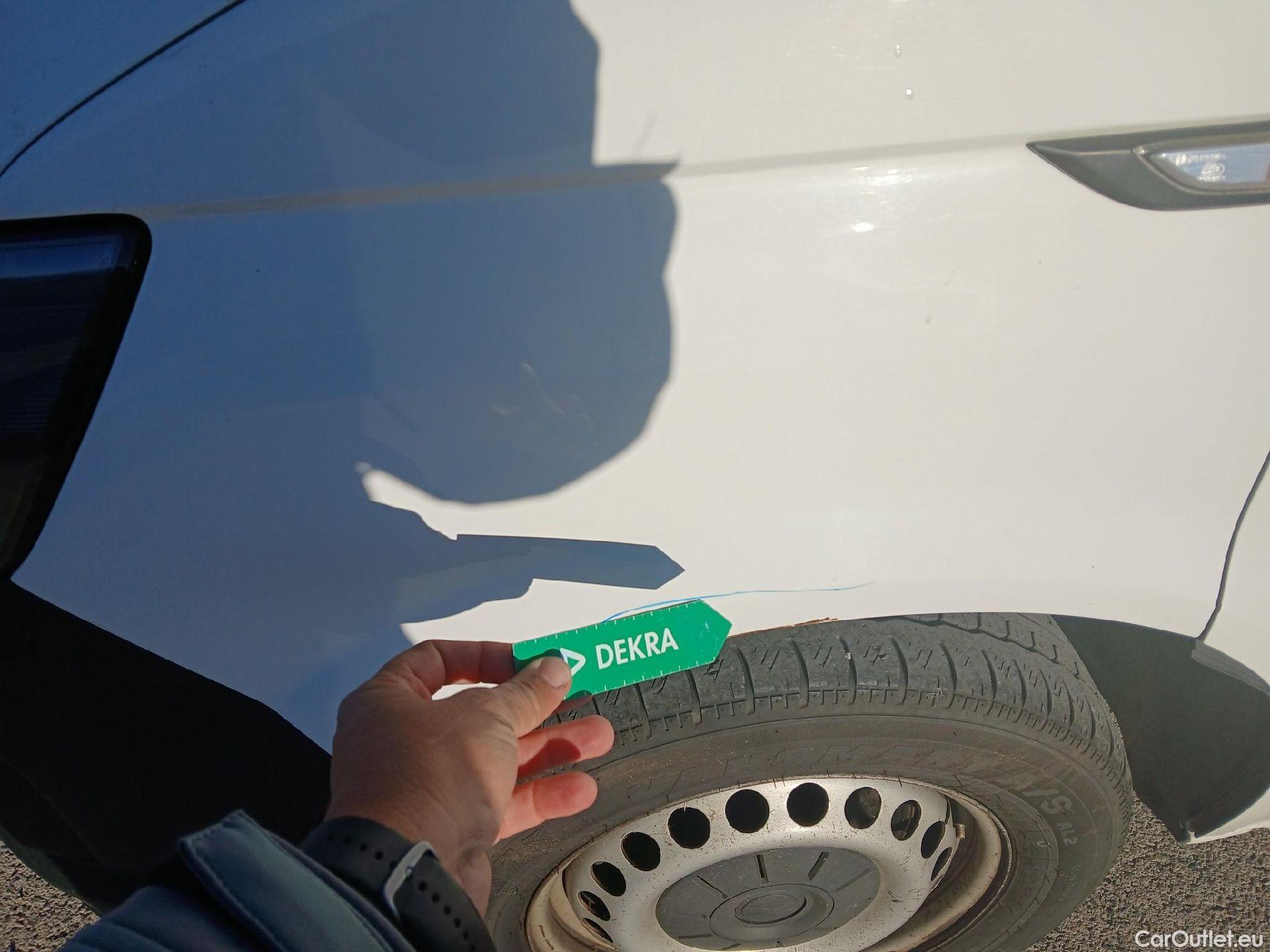  Volkswagen  Transporter VOLKSWAGEN  / 2015 / 4P / furgón Furgón Corto TN 2.0 TDI 110kW BMT 4Mot #38