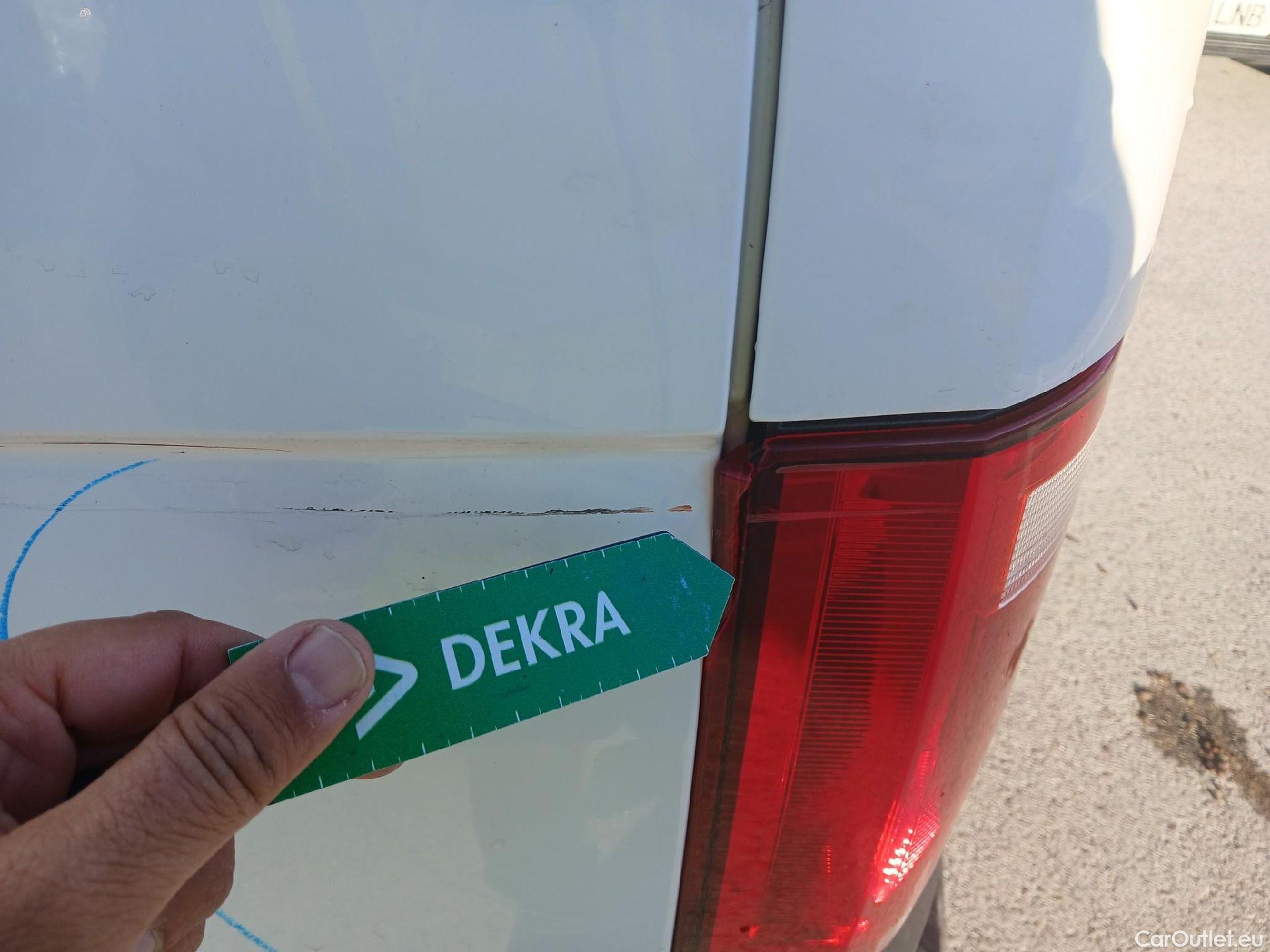  Volkswagen  Transporter VOLKSWAGEN  / 2015 / 4P / furgón Furgón Corto TN 2.0 TDI 110kW BMT 4Mot #49