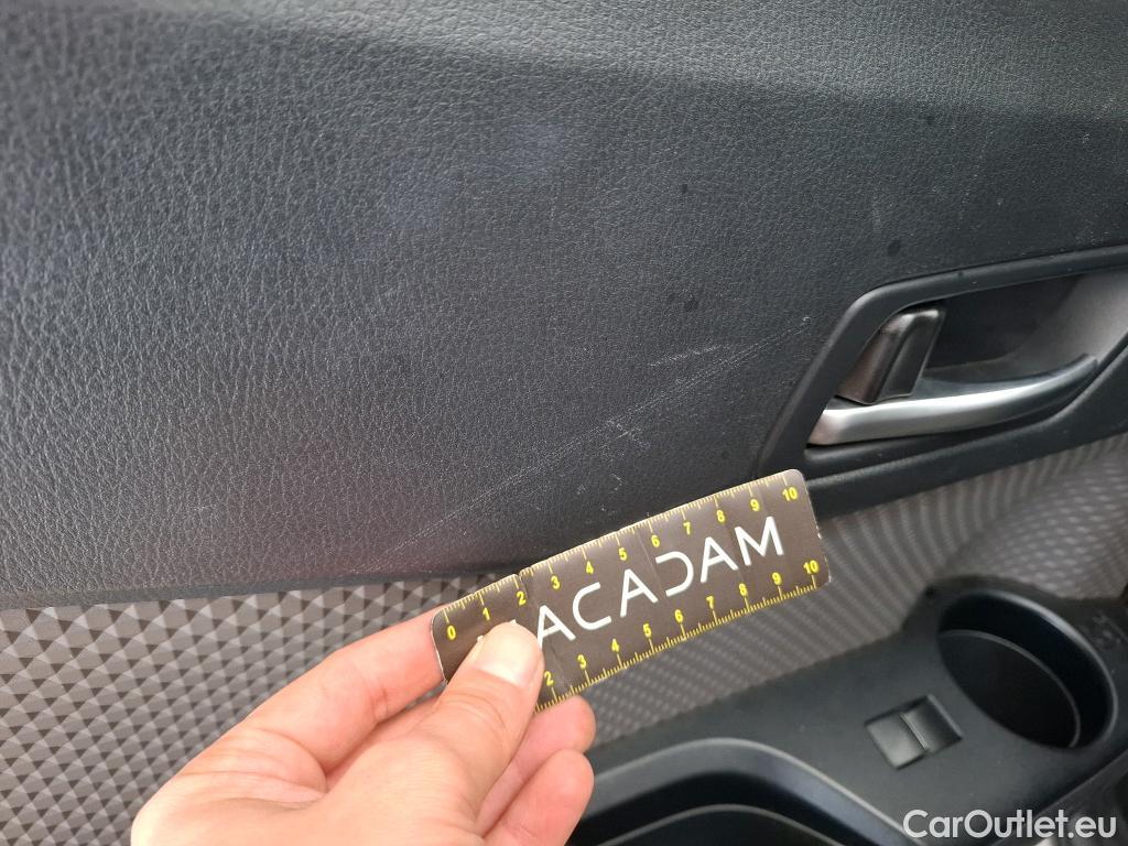  Toyota  C-HR TOYOTA  / 2016 / 5P / SUV 2.0 HYBRIDE 184 DISTINCTIVE #33