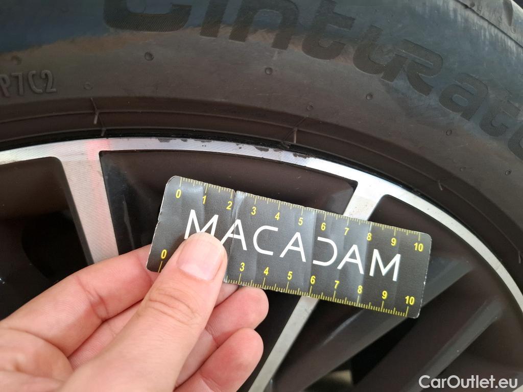  Toyota  C-HR TOYOTA  / 2016 / 5P / SUV 2.0 HYBRIDE 184 DISTINCTIVE #21