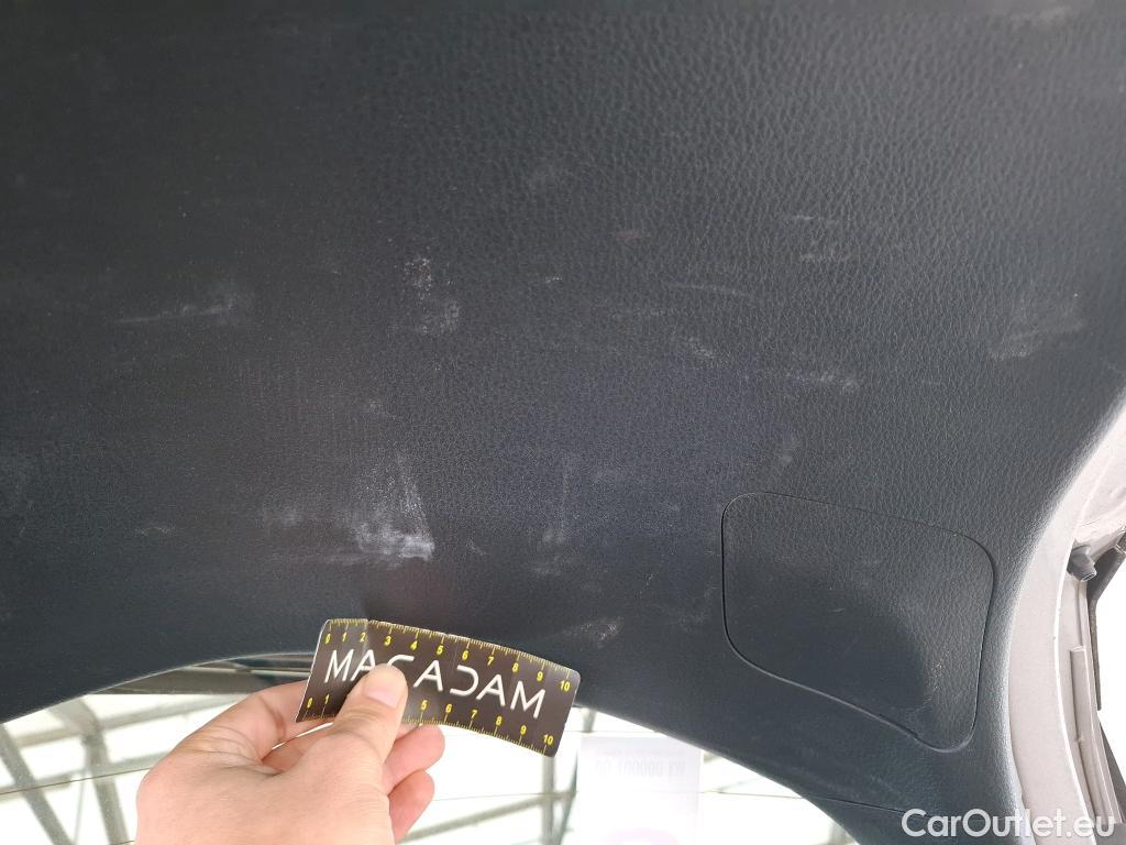  Toyota  C-HR TOYOTA  / 2016 / 5P / SUV 2.0 HYBRIDE 184 DISTINCTIVE #42