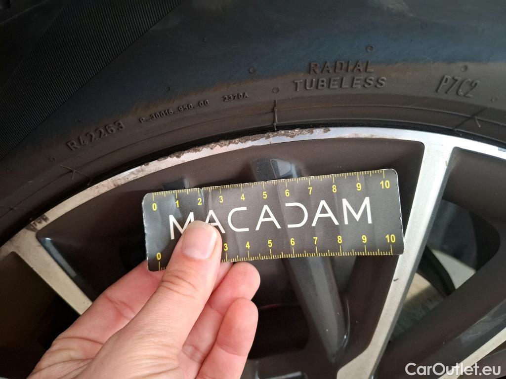  Toyota  C-HR TOYOTA  / 2016 / 5P / SUV 2.0 HYBRIDE 184 DISTINCTIVE #20