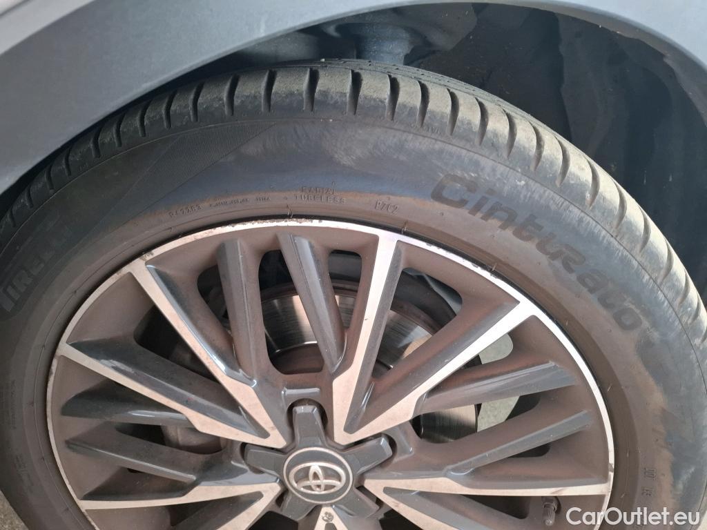  Toyota  C-HR TOYOTA  / 2016 / 5P / SUV 2.0 HYBRIDE 184 DISTINCTIVE #47