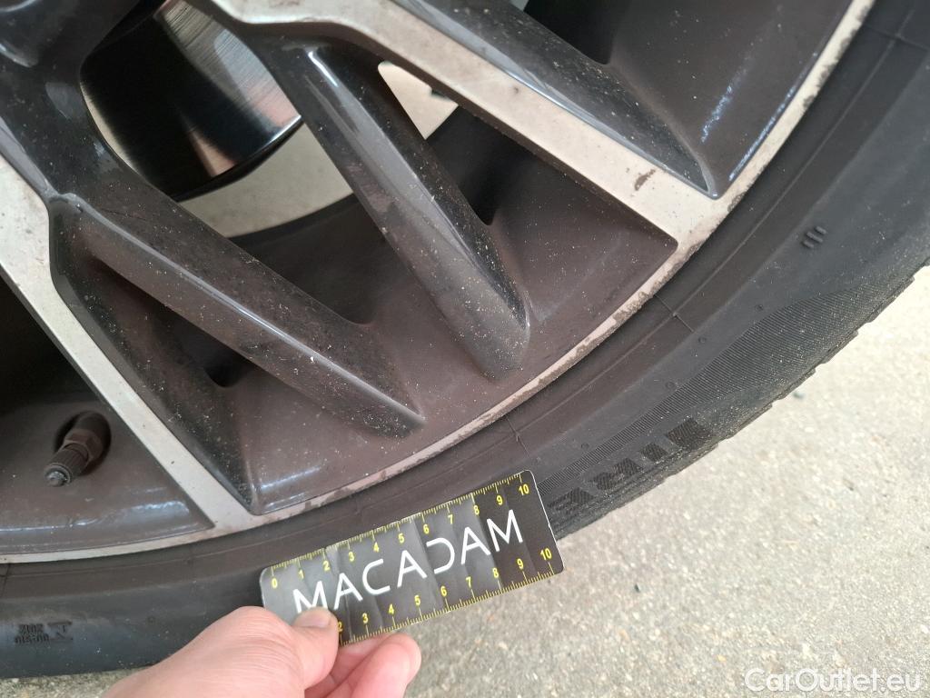  Toyota  C-HR TOYOTA  / 2016 / 5P / SUV 2.0 HYBRIDE 184 DISTINCTIVE #29