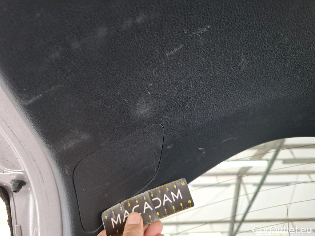  Toyota  C-HR TOYOTA  / 2016 / 5P / SUV 2.0 HYBRIDE 184 DISTINCTIVE #39