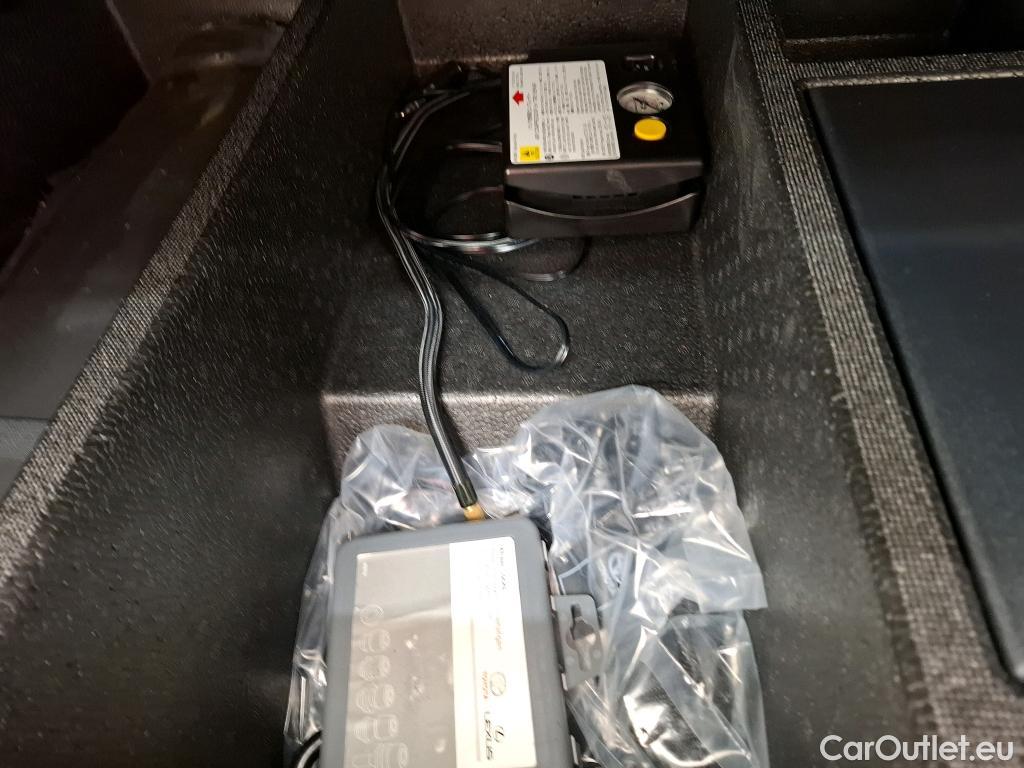  Toyota  C-HR TOYOTA  / 2016 / 5P / SUV 2.0 HYBRIDE 184 DISTINCTIVE #43