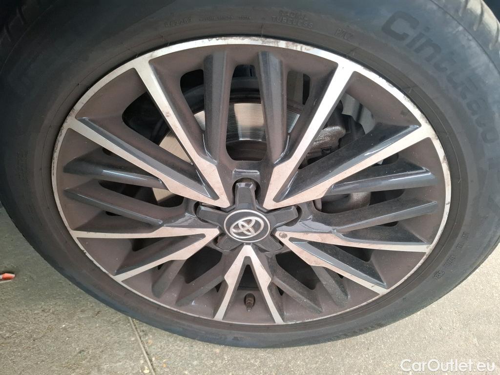  Toyota  C-HR TOYOTA  / 2016 / 5P / SUV 2.0 HYBRIDE 184 DISTINCTIVE #26