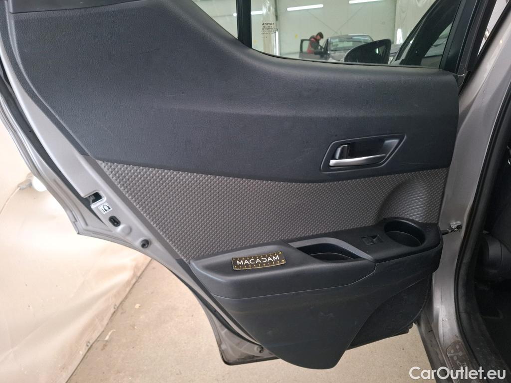  Toyota  C-HR TOYOTA  / 2016 / 5P / SUV 2.0 HYBRIDE 184 DISTINCTIVE #32