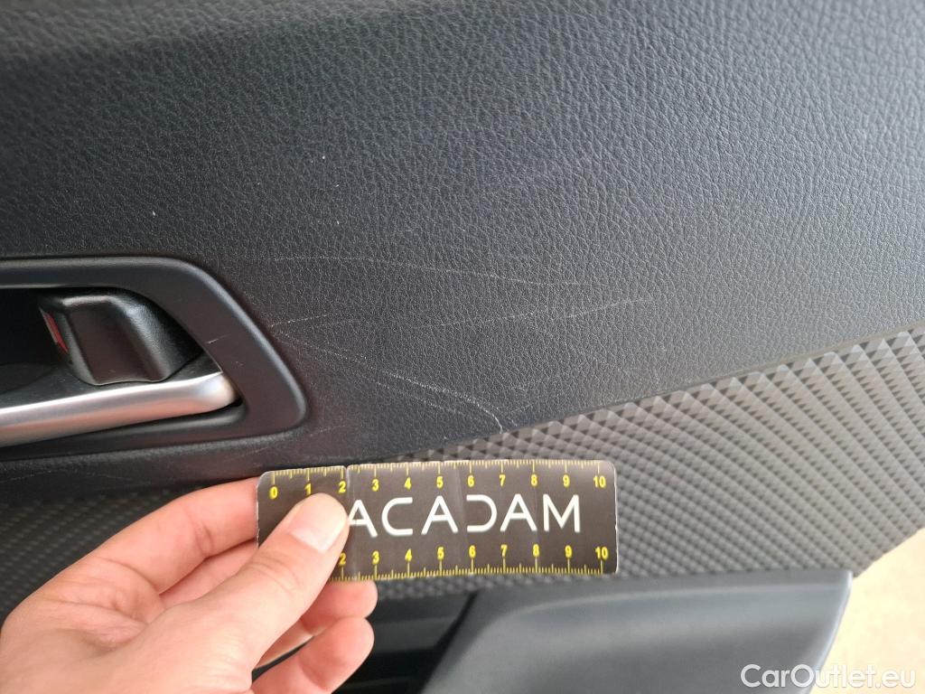  Toyota  C-HR TOYOTA  / 2016 / 5P / SUV 2.0 HYBRIDE 184 DISTINCTIVE #37