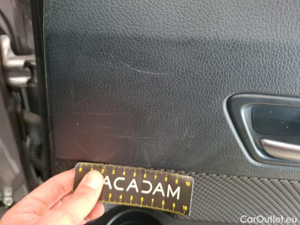  Toyota  C-HR TOYOTA  / 2016 / 5P / SUV 2.0 HYBRIDE 184 DISTINCTIVE #36