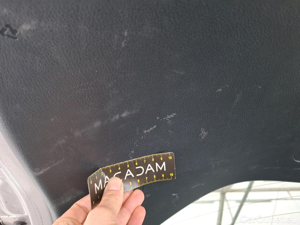  Toyota  C-HR TOYOTA  / 2016 / 5P / SUV 2.0 HYBRIDE 184 DISTINCTIVE #40