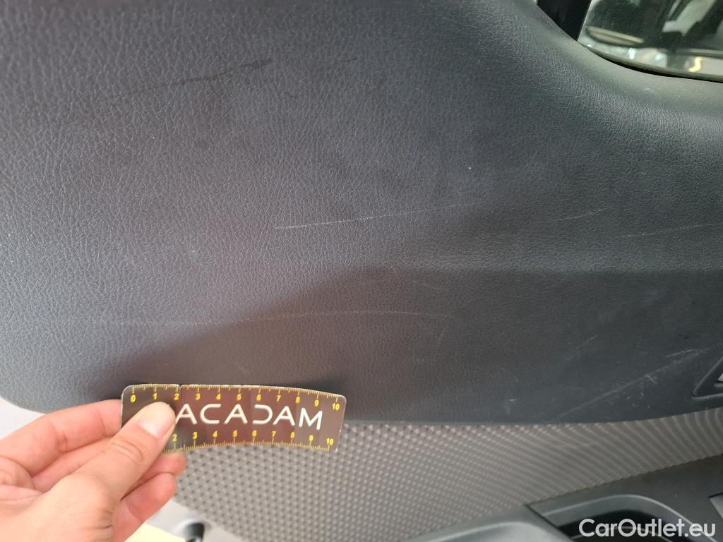  Toyota  C-HR TOYOTA  / 2016 / 5P / SUV 2.0 HYBRIDE 184 DISTINCTIVE #34