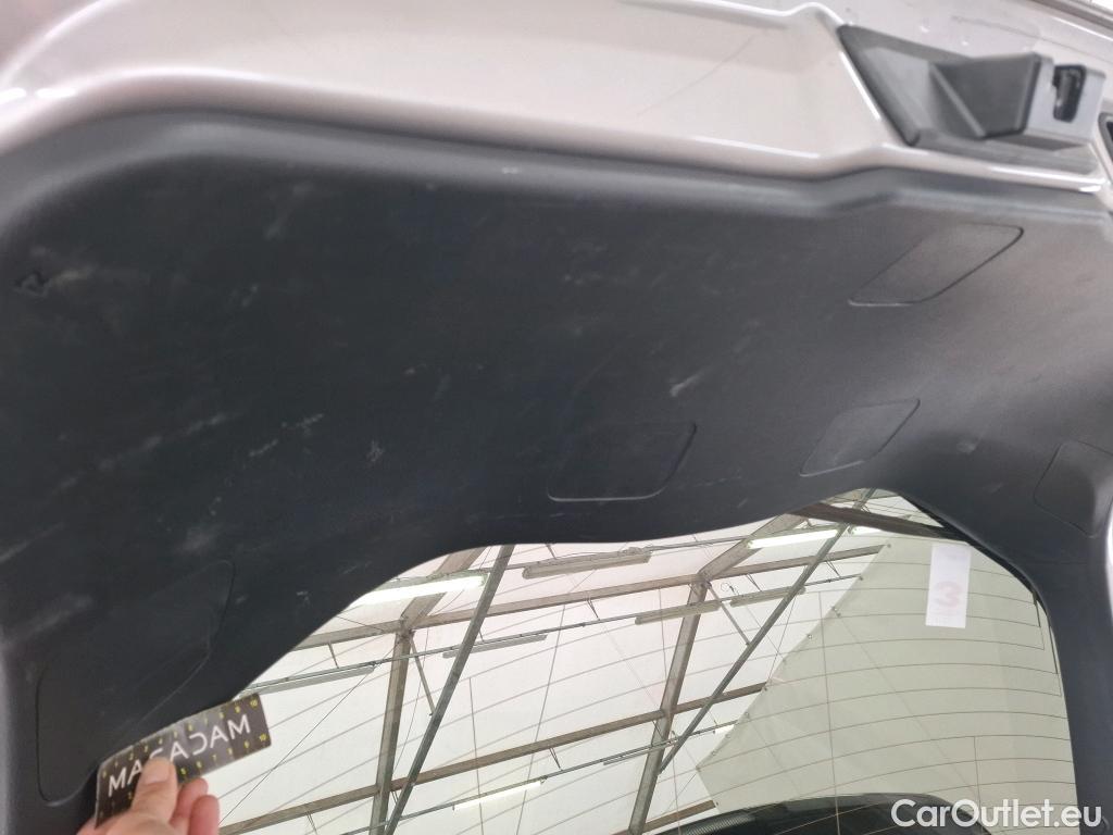  Toyota  C-HR TOYOTA  / 2016 / 5P / SUV 2.0 HYBRIDE 184 DISTINCTIVE #38