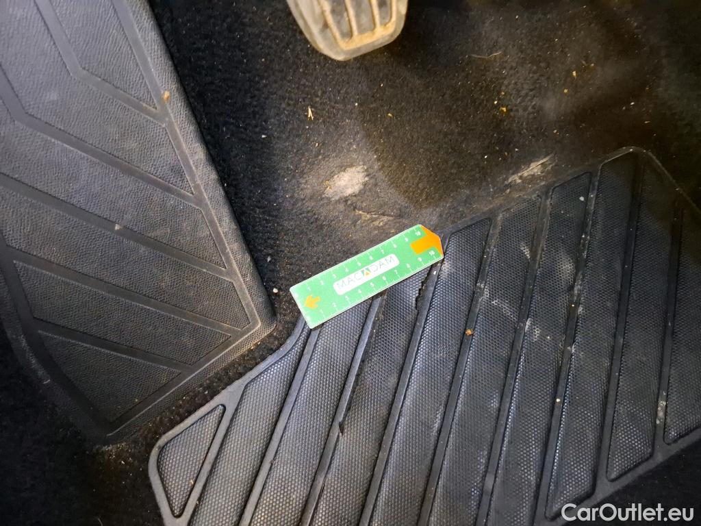  Peugeot  5008  Allure Pack 1.5 HDi 130CV BVM6 7 Sieges E6d #29