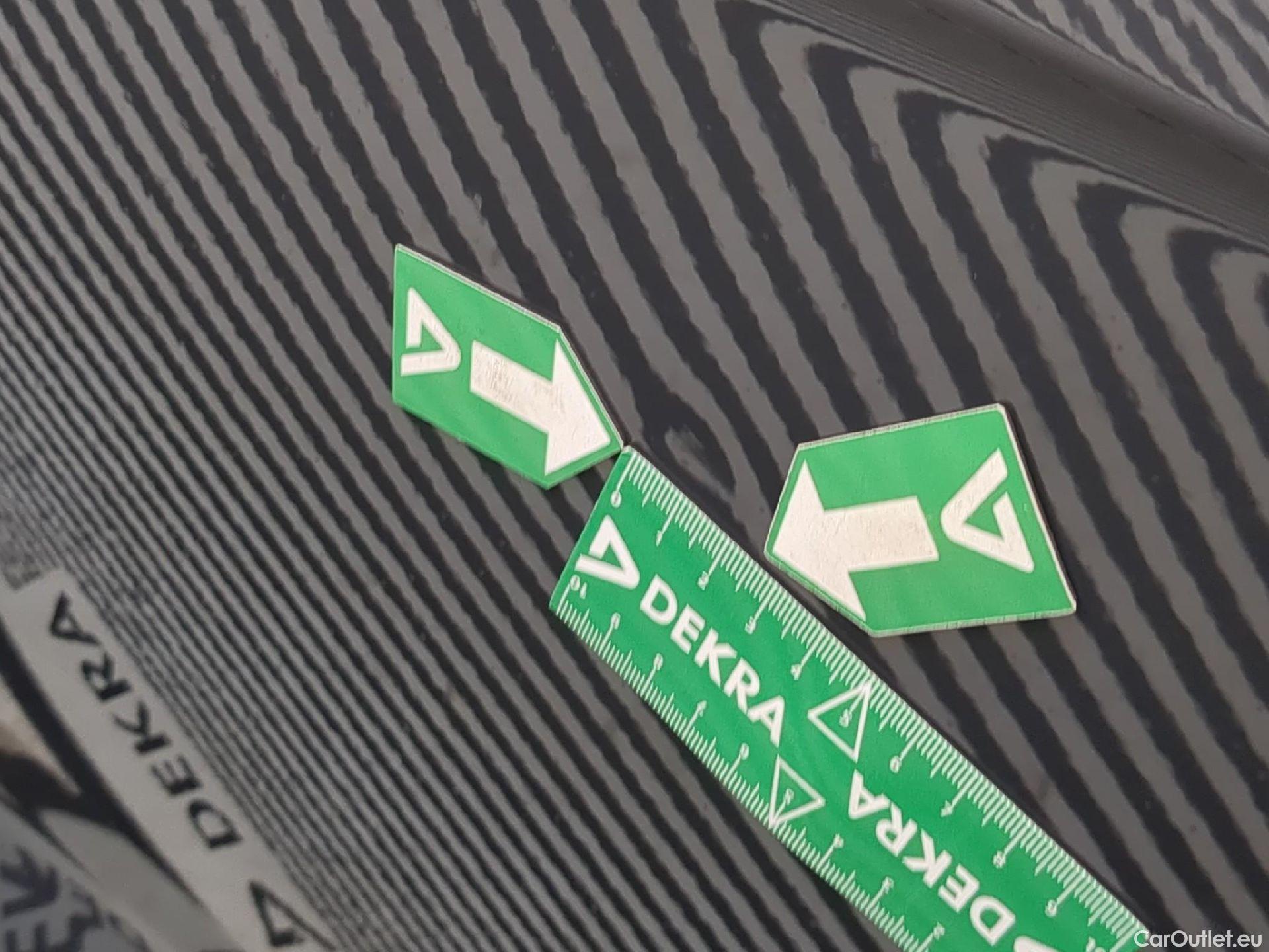  Volkswagen  T-ROC  R-Line 2.0 TDI 150CV BVM6 E6d #12