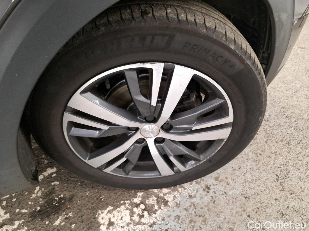  Peugeot  5008  Allure Pack 1.5 HDi 130CV BVM6 7 Sieges E6d #24