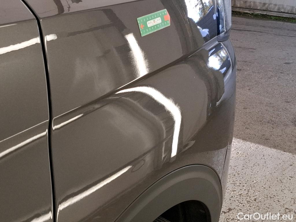  Peugeot  5008  Allure Pack 1.5 HDi 130CV BVM6 7 Sieges E6d #2