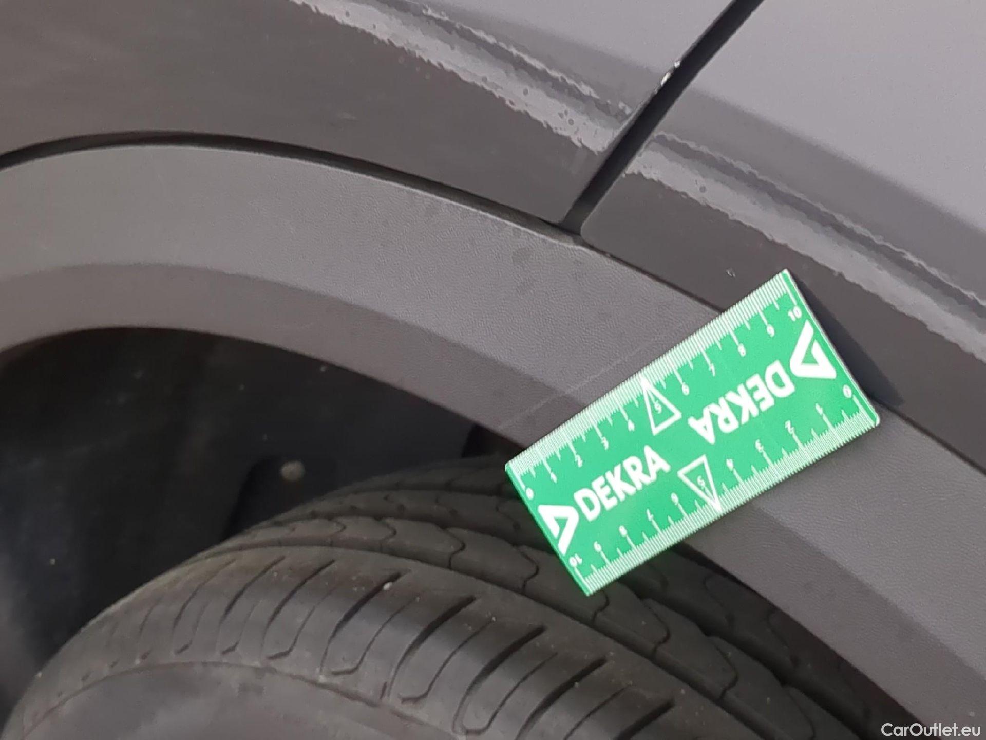  Volkswagen  T-ROC  R-Line 2.0 TDI 150CV BVM6 E6d #13