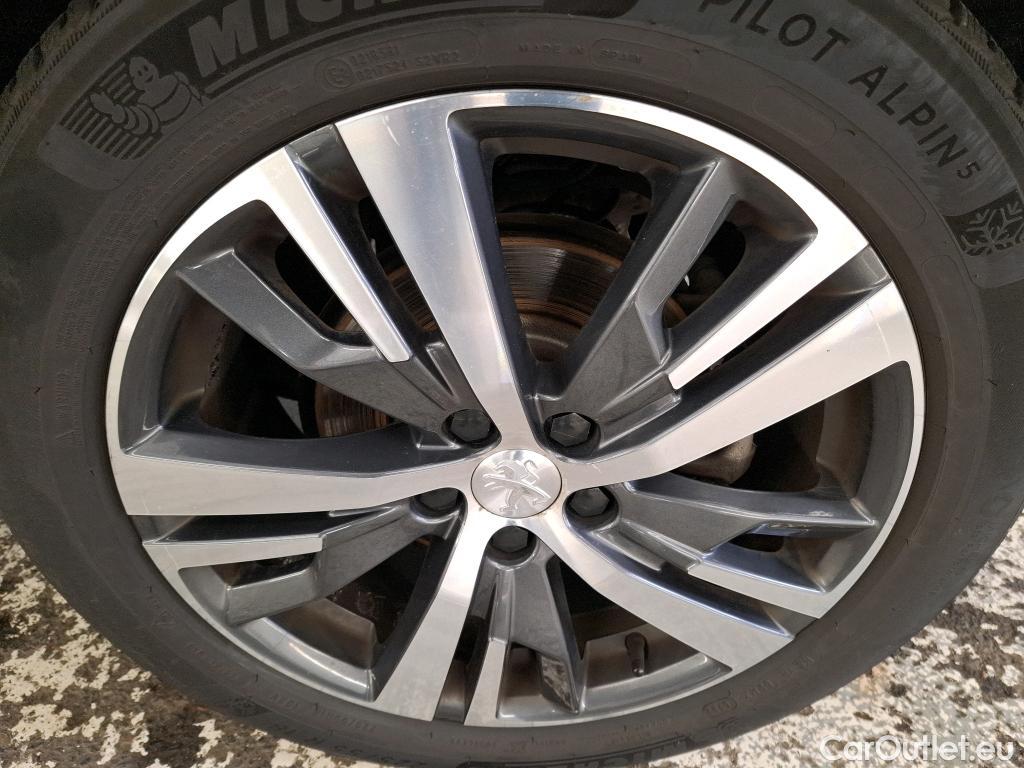  Peugeot  5008  Allure Pack 1.5 HDi 130CV BVM6 7 Sieges E6d #37