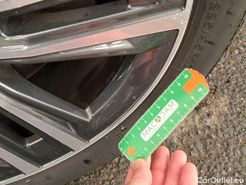  Bmw  Serie 1 BMW Série 1 / 2019 / 5P / Berline 116i DKG7 Business Design #4